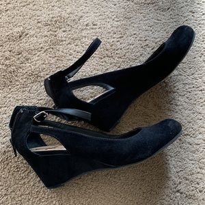 Black wedge heels
